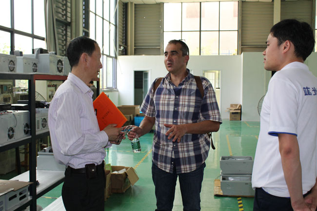 Warmly welcome Spainish customer Mr. Javier Pascual visiting our company